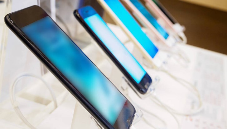 Apple запази позицията си на производител номер едно на смартфони в света