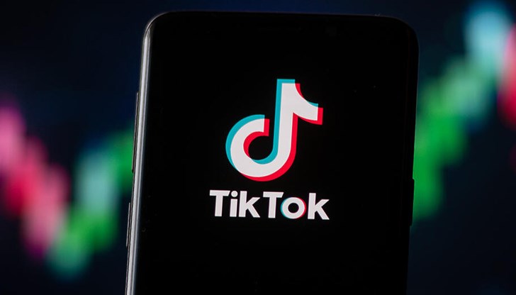 Момиче от Варна, което гледало видеото, подава сигнал на телефон 112 Момиче от Варна, което гледало видеото, подава сигнал на телефон 112