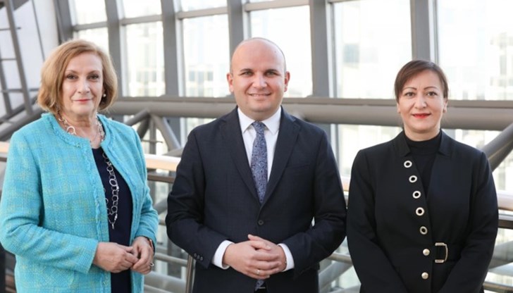 В писмен въпрос до Европейската комисия, евродепутатите Илхан Кючюк, Искра Михайлова и Атидже Алиева-Вели призовават за обща европейска регулаторна рамка В писмен въпрос до Европейската комисия, евродепутатите Илхан Кючюк, Искра Михайлова и Атидже Алиева-Вели призовават за обща европейска регулаторна рамка