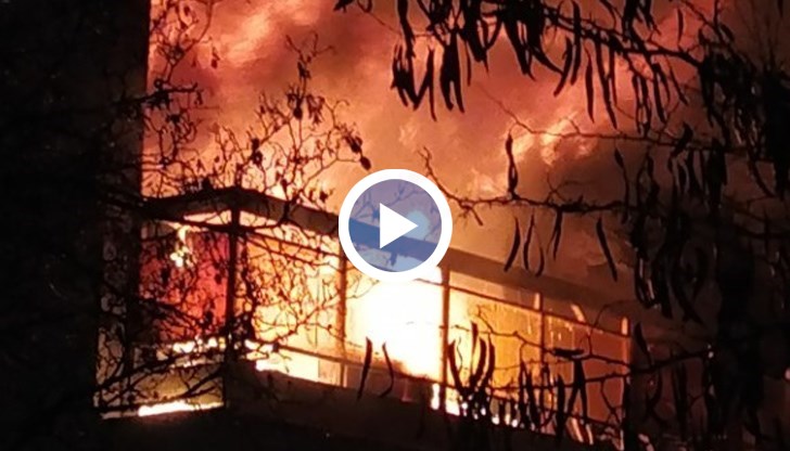 В изгорелия апартамент живеели две възрастни сестри, едната от които е починала