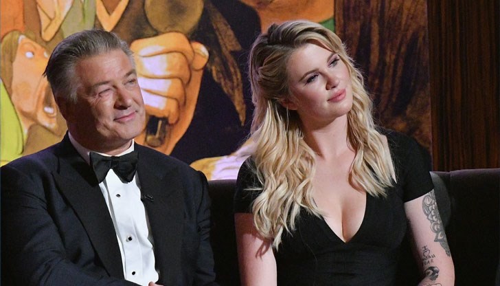 Най-голямата дъщеря на актьора - Айрленд, обяви, че очаква дете от приятеля си Най-голямата дъщеря на актьора - Айрленд, обяви, че очаква дете от приятеля си