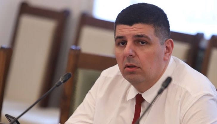 Комисията за контрол на службите в парламента изслуша журналиста Христо Грозев, който беше обявен за издирване от Руската федерация