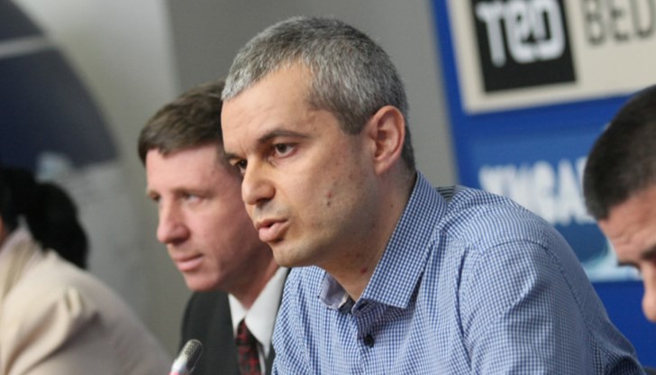 Прогнозата на Костадин Костадинов е, че ще са готови преди 10 април, когато изтича крайният срок на подписката