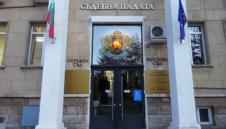 Районен съд – Русе е взел мярка за неотклонение задържане под страж, тъй като деянието мъжът е извършил в изпитателния срок на друга присъда
