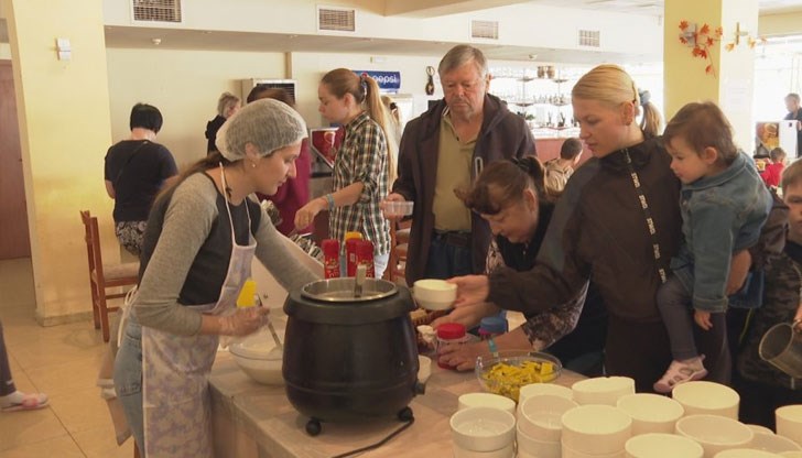 Хаосът неочаквано задължи хотелиерите да предоставят храна Хаосът неочаквано задължи хотелиерите да предоставят храна