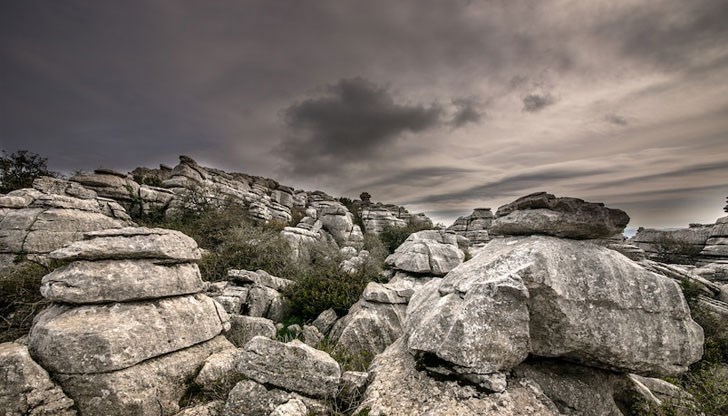 През нощта ще бъде предимно облачно и почти тихо През нощта ще бъде предимно облачно и почти тихо