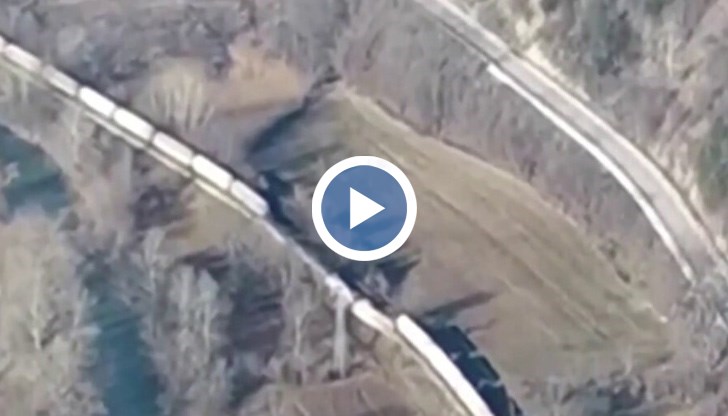 Българските служители са били изтеглени от мястото на инцидента поради продължаващото изтичане на амоняк