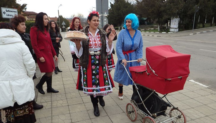 Празненството премина с много веселие, танци и забавни игри