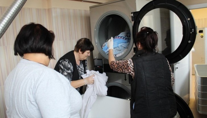 Тя обслужва три специализираните институции за предоставяне на социални услуги за възрастни