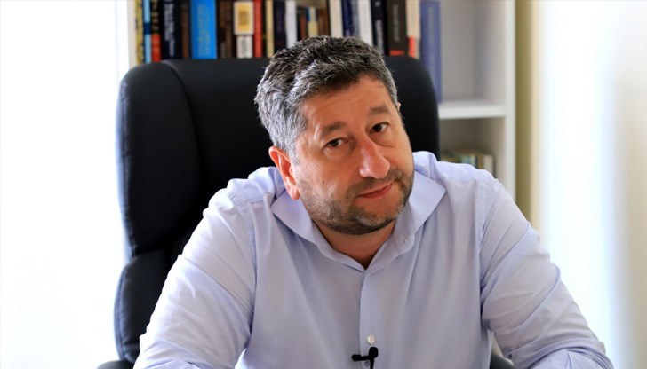 Вторият мандат е сериозната възможност България да има правителство, коментира Христо Иванов