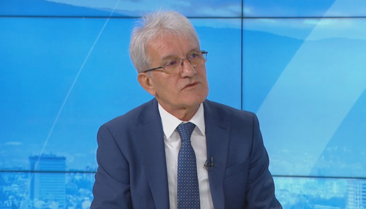 Ние сме единствената формация, която сме доказали, че с трети мандат можем да направим правителство, заяви още Аталай