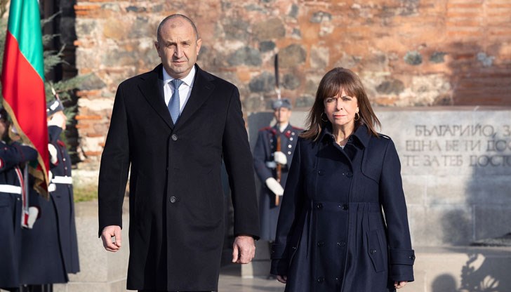 Не като Румен Радев или Елеонора Митрофанова, а като Кирил Петков например Не като Румен Радев или Елеонора Митрофанова, а като Кирил Петков например