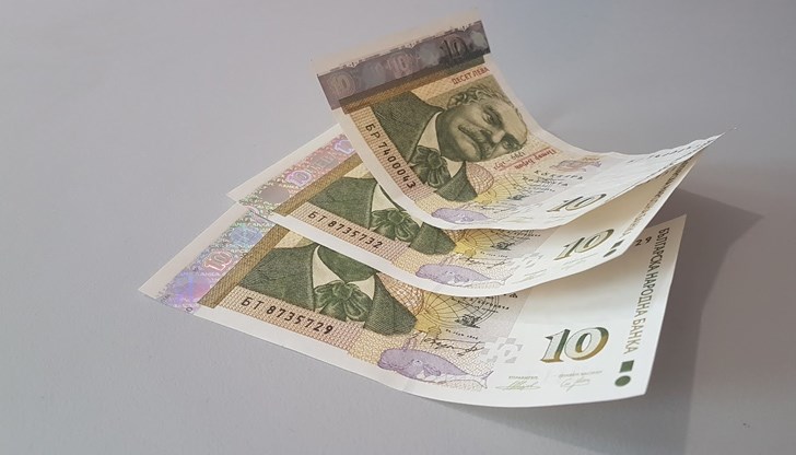 Без промяна остава и минималният осигурителен доход, който в момента е 710 лева Без промяна остава и минималният осигурителен доход, който в момента е 710 лева