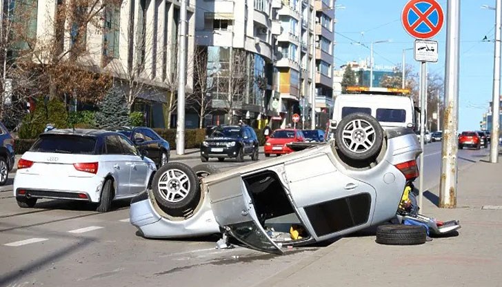 Катастрофата стана малко след 12:00 часа