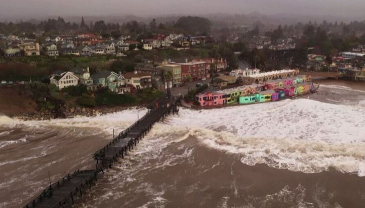 Мощна стихия се разрази в района, донасяйки със себе си