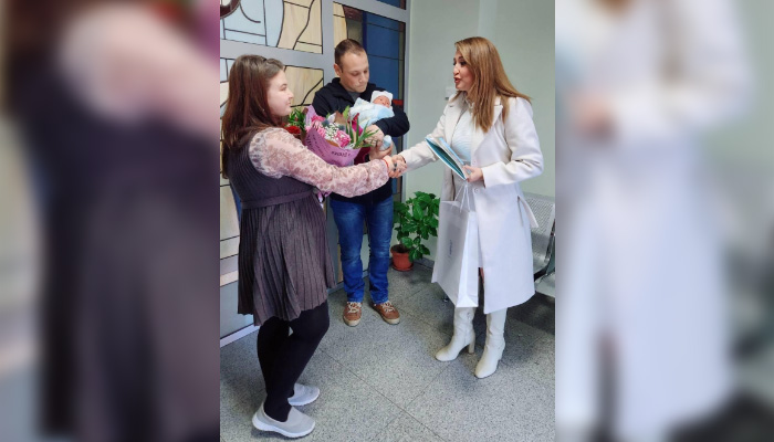 Владимир е с тегло 3950 грама и е 49 смЗам.-кметът