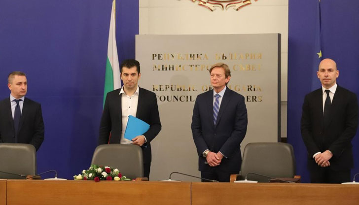 Документът е подписан светкавично, без съгласуване, а чуждите компании изискват