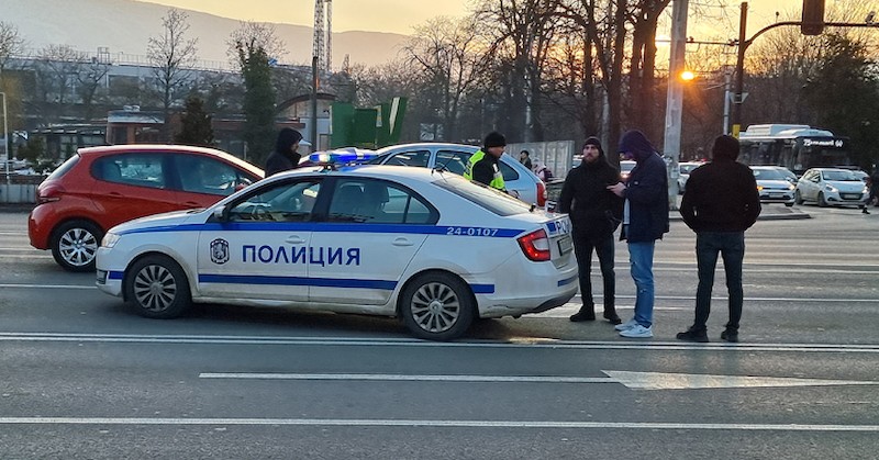 Задържаха двама души за кражбаДвама души са задържани на Орлов