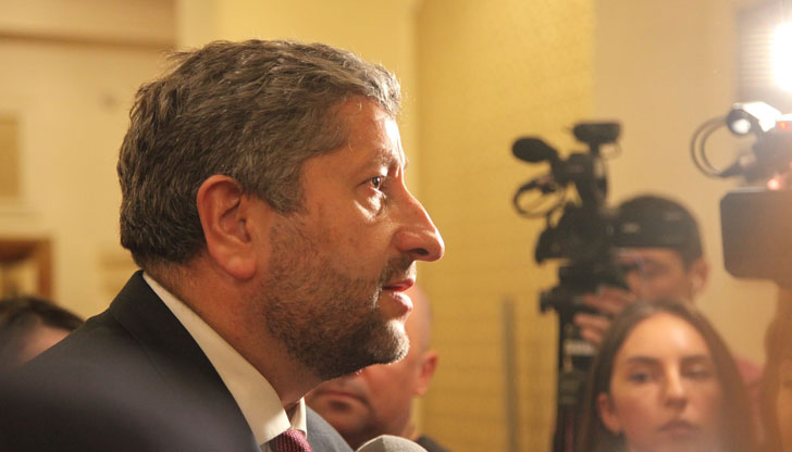 И ние, и гражданите виждаме какво става, когато властта се