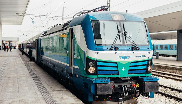 Падналата контактна мрежа е повредила локомотиваНощният влак от София до