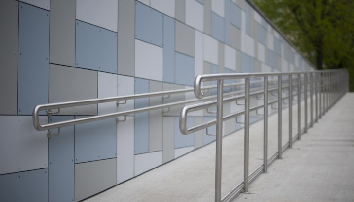 Участници в конкурса могат да бъдат юридически лица – държавни,