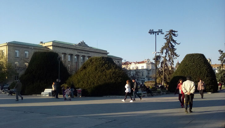 Прогнозата е предимно слънчевото време да се задържи до съботаИ