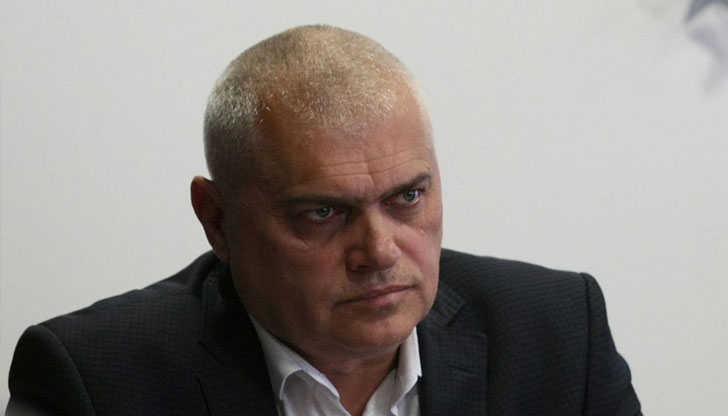 Когато властта се клати, хората във всяка една система не