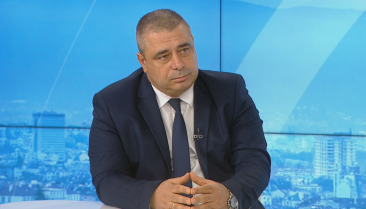 Планираме ремонт на 3000 километра пътища през 2023 г., заяви