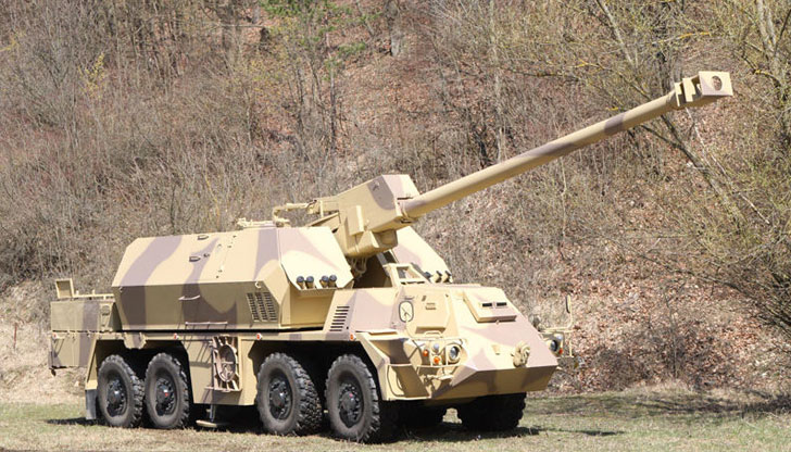 Същевременно Словакия е предала на украинската армия осма самоходна гаубица