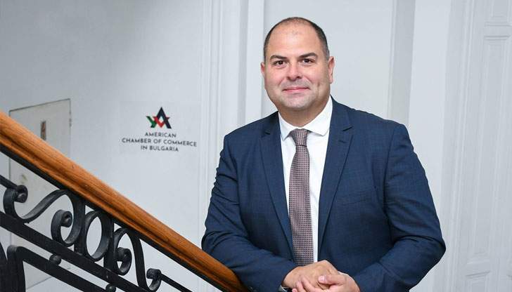 Според шефът на Американската търговска камара у нас трябва да