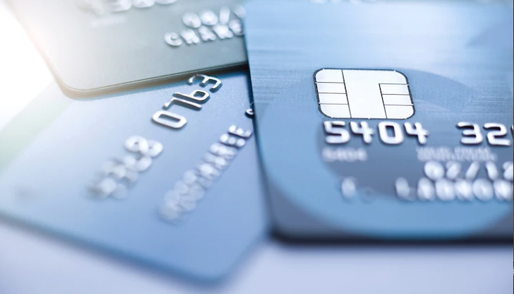 Трябва лично да посетим банковия клон, за да удостоверим с