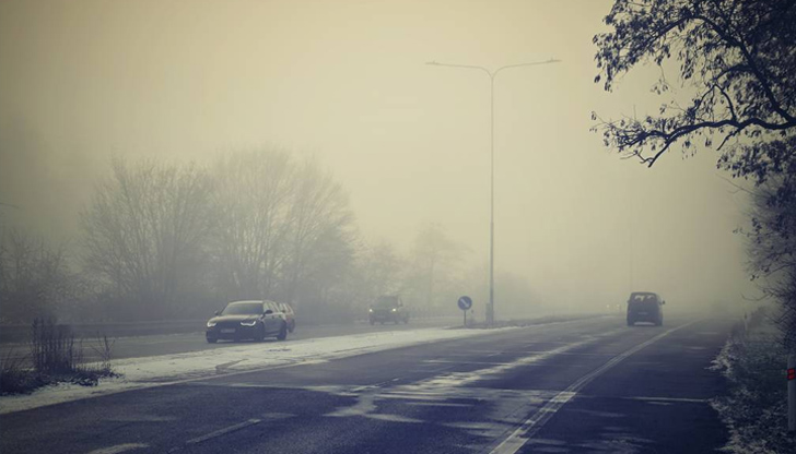 Видимостта в Русенско е ограничена до 100 метраПо данни на