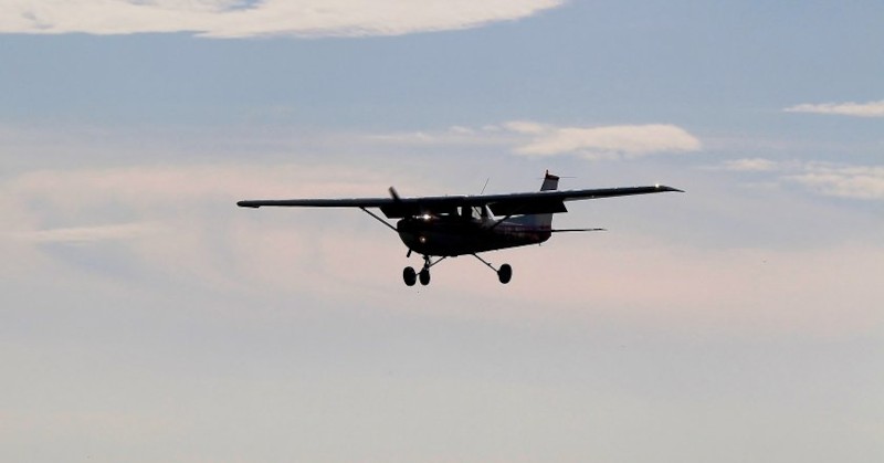 Наркотичните вещества са извърлени от малък самолет ЧеснаТрима български граждани