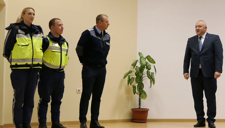 Само с такива примери можем да върнем доверието на хората