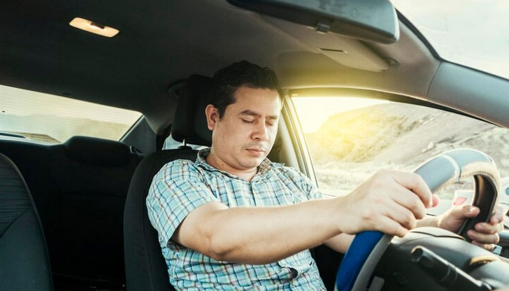 Инцидентът по чудо се размина без жертвиКатастрофа между два автомобила