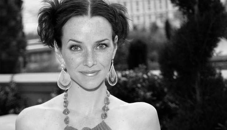 Ани Уършинг е най-известна с ролята на специален агент на