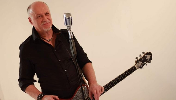 Йордан Караджов днес навършва 71 годиниФронтменът на рок група Сигнал