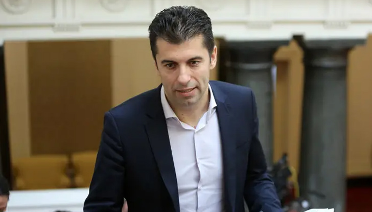 Кирил Петков съобщил на Корнелия Нинова решението на ПП да