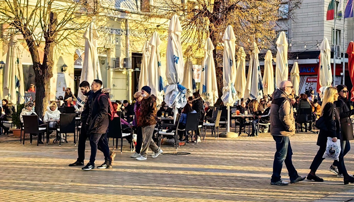Максималните температури ще бъдат между 8° и 13°Днес облачността от