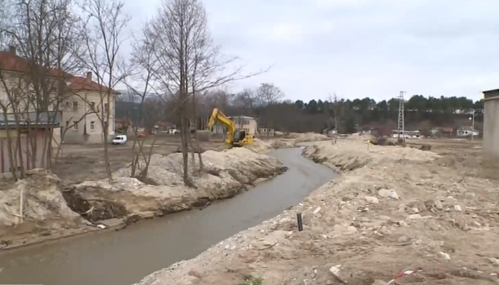 Задаващите се нови валежи събуждат страха на хората бедствието да