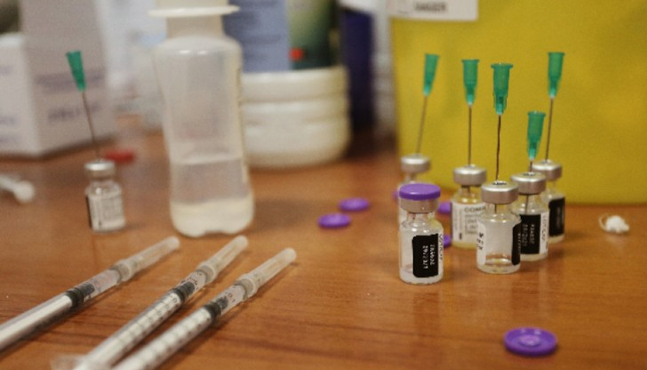 Повече от 2,1 милиона дози са бракувани заради изтекъл срок