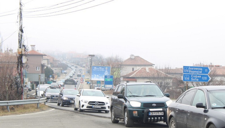 Край Симитли се събират двата най-интензивни трафика - от път