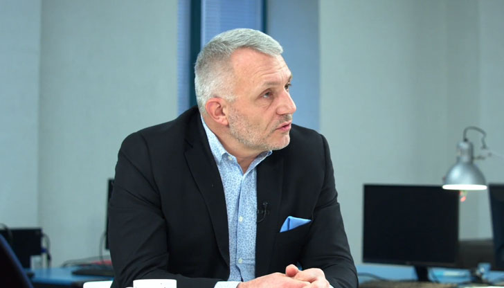 ДБ и ПП се опитват да се напъхат в някакви