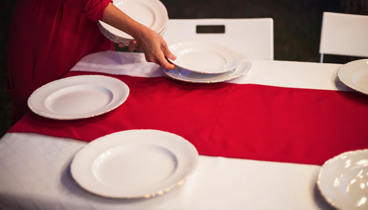 На Ивановден подобава трапезата да бъде отрупана с много гозбиСред