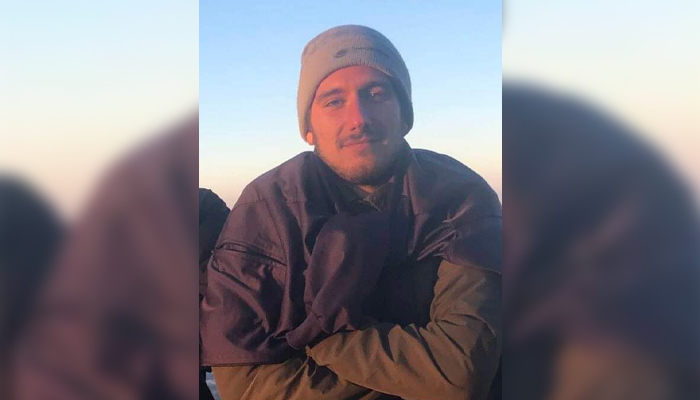 Младежът е бил заснет на камера в посока гората над