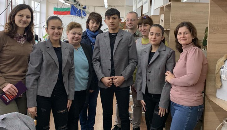 Драматичен театър Сава Огнянов благодари за новите костюми на ПГ