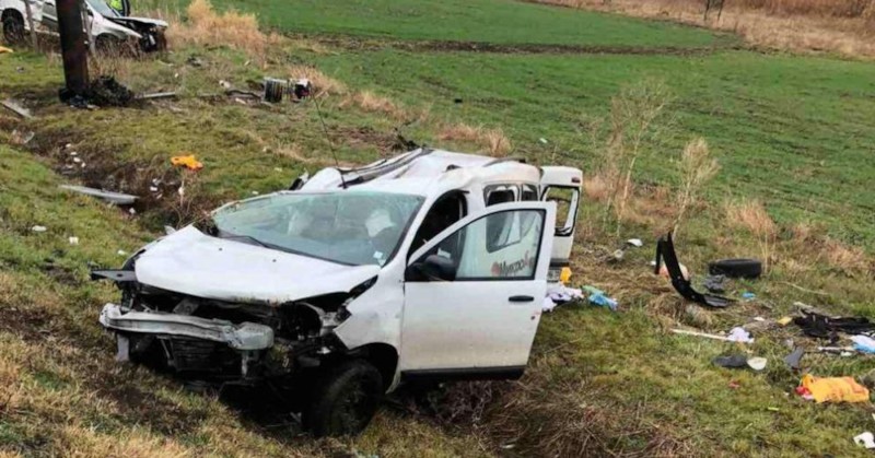 Шофьорите са транспортирани в болницаДвама шофьори пострадаха при сблъсък на