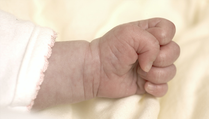 И двете жени са били с тежка патология на бременността,