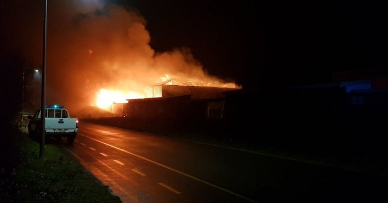 При инцидента пострада мъжБивша дискотека изгоря в Бургас.ОД на МВР