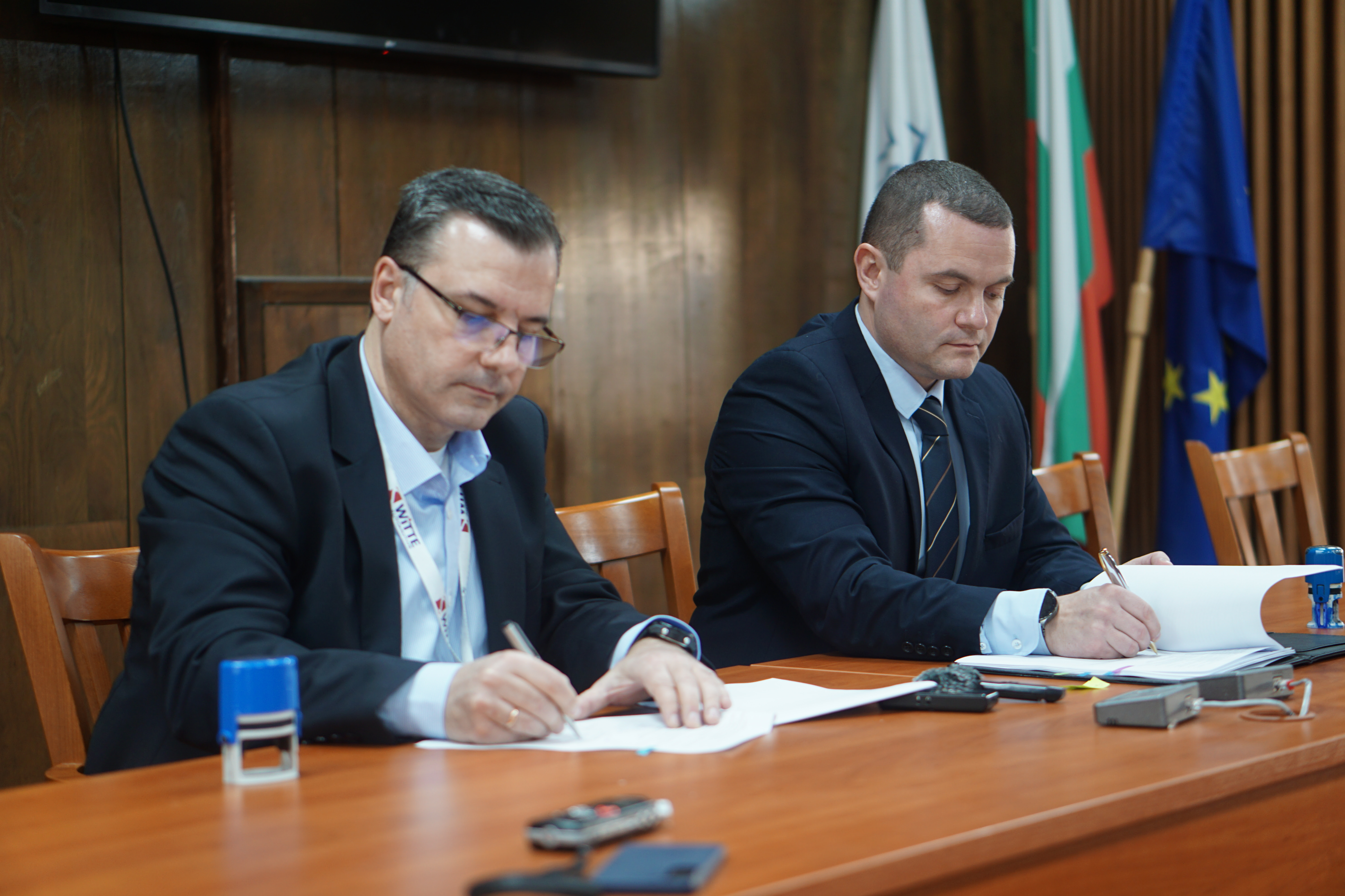 Управителят на компанията д-р Христо Христов и кметът на Русе